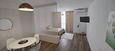 Successful Airbnb property: A warm and bright apartment. in Departamento Rosario