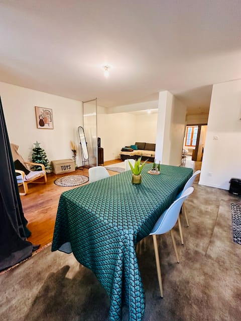 Les Rives des Pénitents ~ Close to the Rhône ~ 5 people