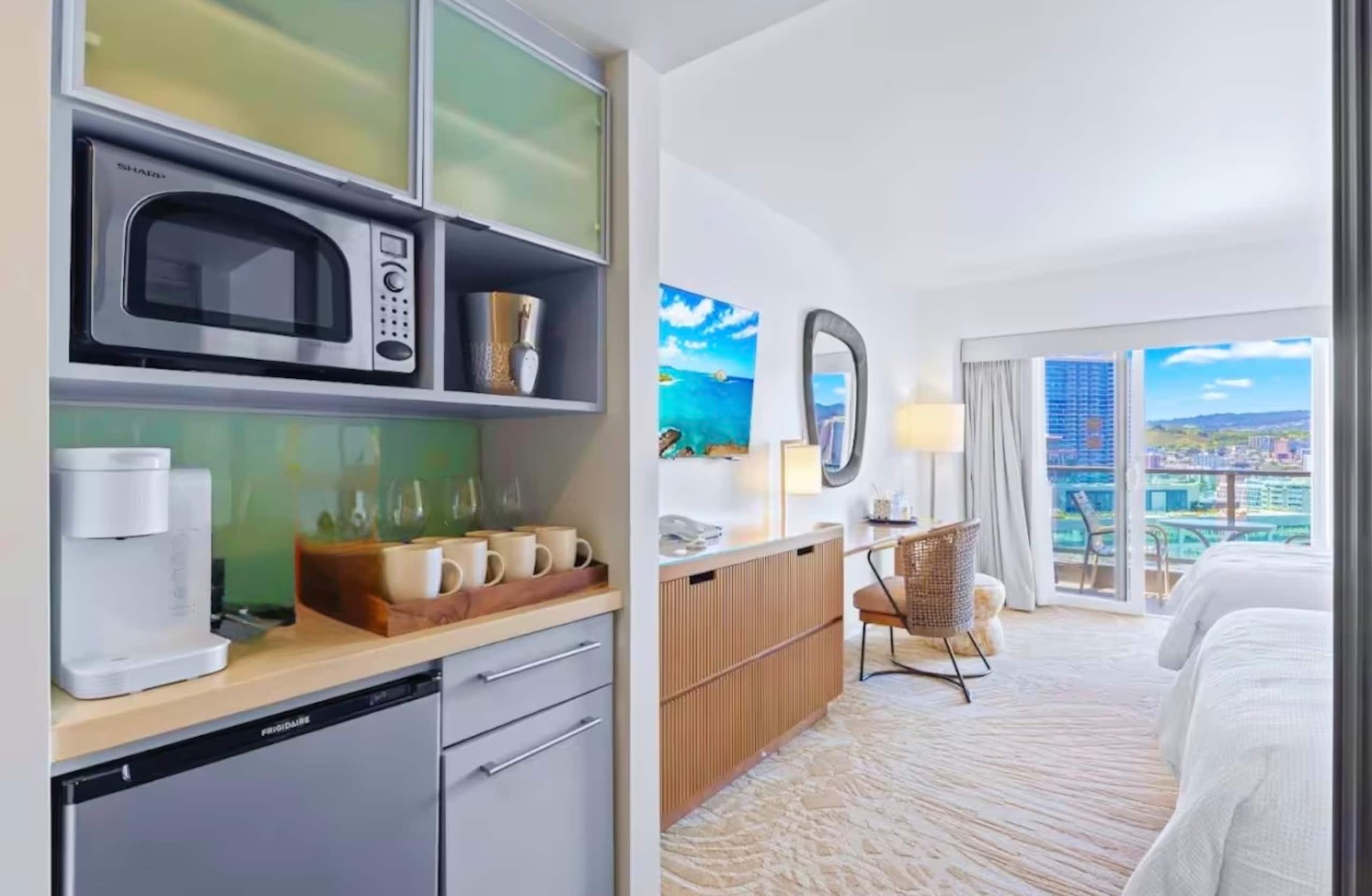 26FL-Ala Moana Premium Double w/City & Ocean Views - Image 10