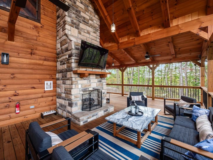 Pickelball Court~Pool~Sauna~Hot Tub~Cold Plunge - Cabins for Rent