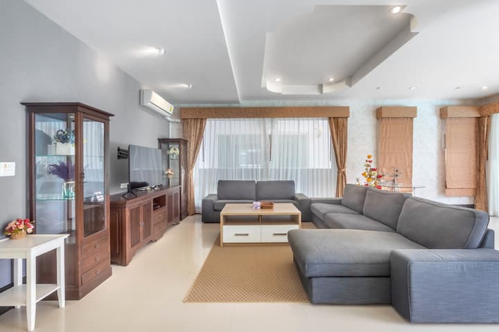 +4 Bedroom Pool Villa + Closeby Patong + Families+ - Phuket, Thailand