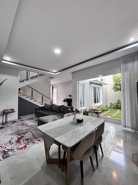 Spacious Home 200sqm• 3 Bedroom • Kids Friendly