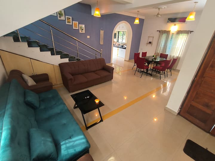 Living room image 2