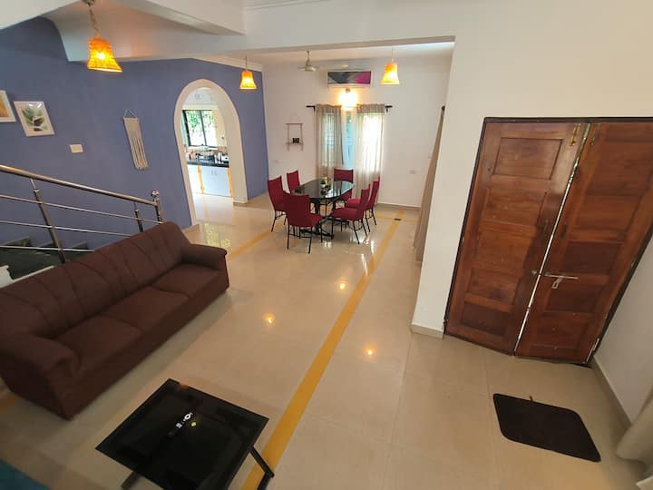 Living room image 3