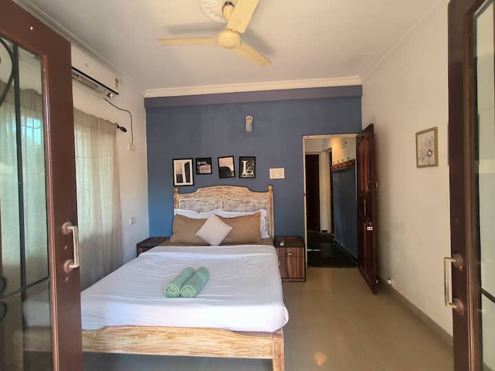 Bedroom 2 image 1
