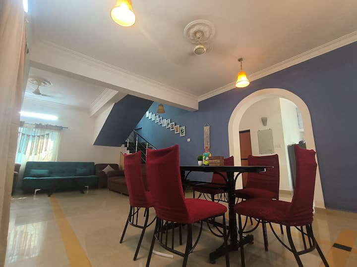 Living room image 1