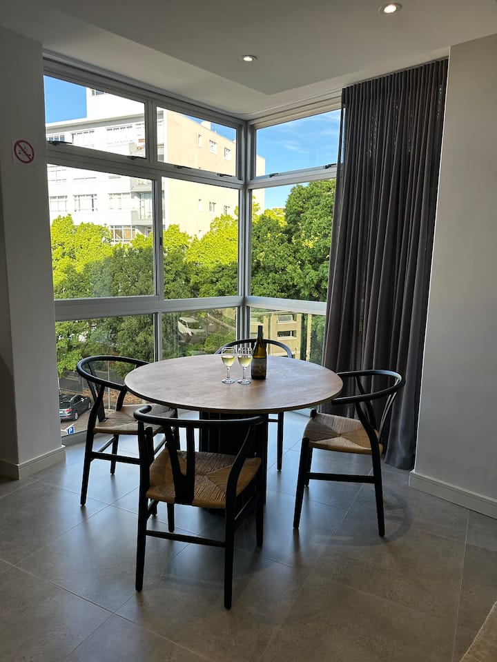 1 Bedroom With Working Space - Claremont