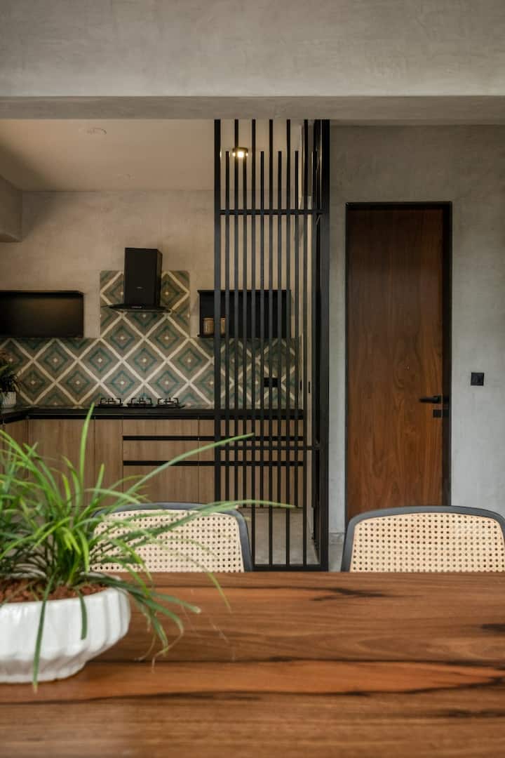 Dining area image 1