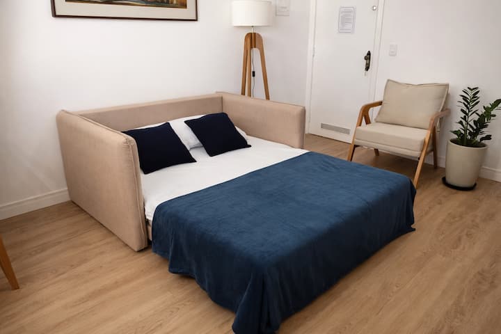 Kitanda kizuri cha sofa