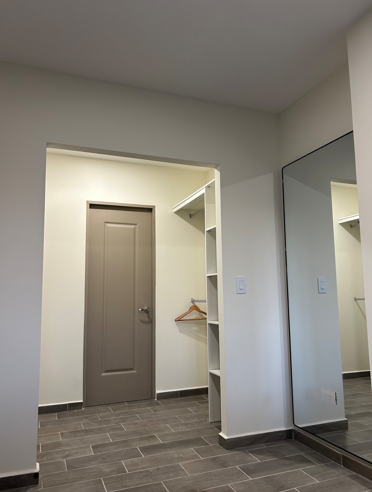 Armario con vestidor