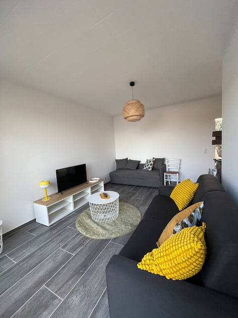 Successful Airbnb property: Large studio apartment with sea view type F1 air-conditioned in L'île Rousse