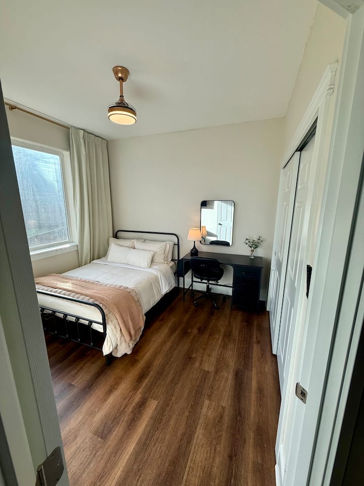 Clean, Quiet West Salem Getaway - Salem, OR