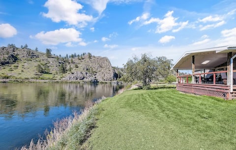 KA Ranch-Riverfront House