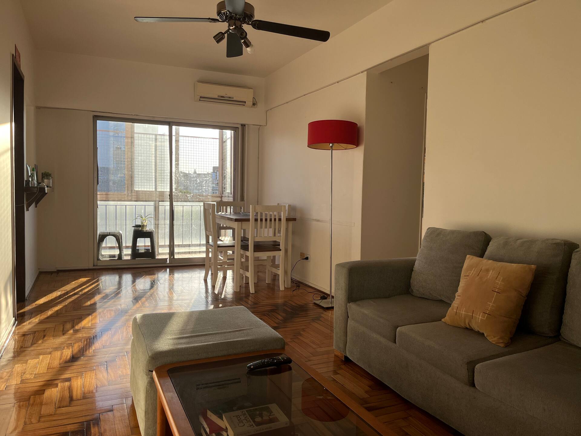 Apartamento de 1 quarto com varanda em Villa Crespo