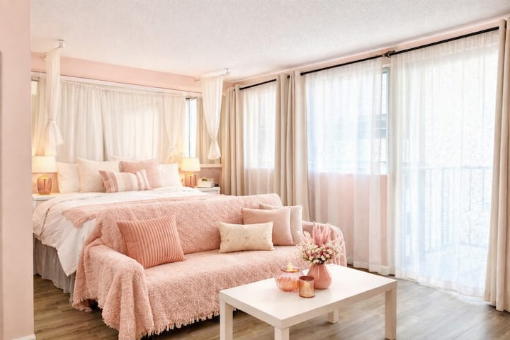 The Island Haven Of Modern Comfort In Waikiki - Honolulu, HI