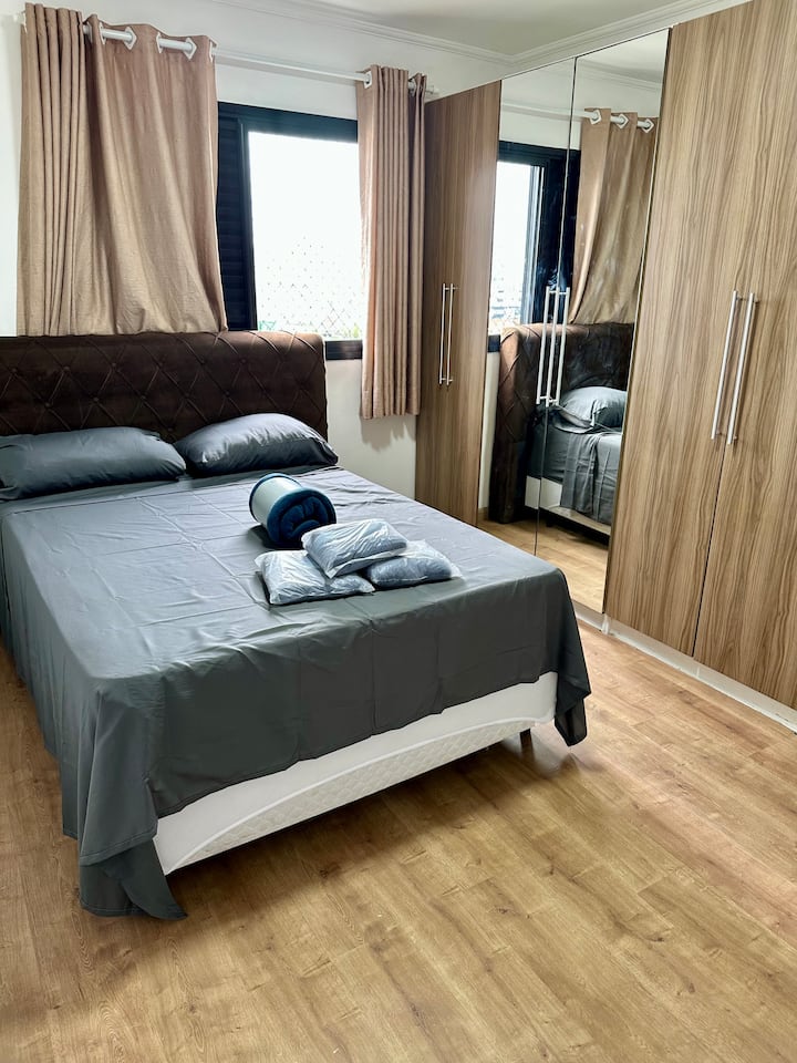 ห้องสวีท: เตียงใหม่และสะดวกสบายมาก คุณมีทางเดินที่ผิดปกติไปยังห้องน้ำที่จะไม่ถูกเปิดเผยมาใช้ชีวิตในเอ็กซ์พีเรียนซ์