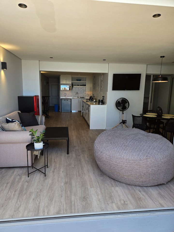 Aquadise-
Modern*paradise In Plett*near Everything - Plettenberg Bay