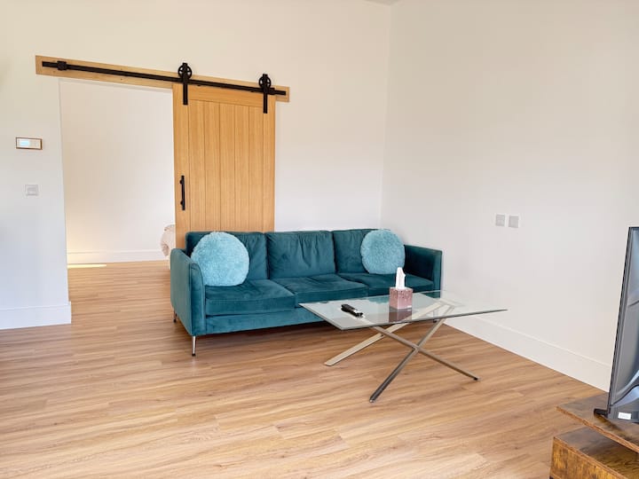 Spacious 1 Bed Ensuite Barn Near Stansted - London Stansted Airport (STN)