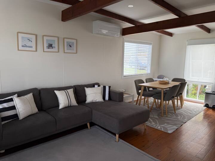 “Seashells” Beach House - Malua Bay