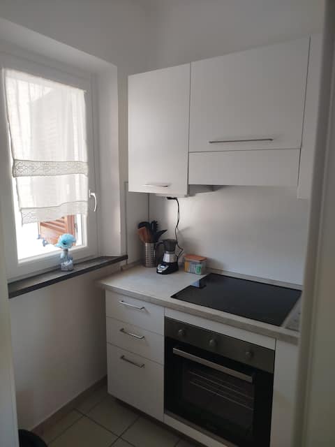 Top Airbnb: Three-room apartment 150m from the sea with parking and Wi-Fi - Air conditioning a Numana
