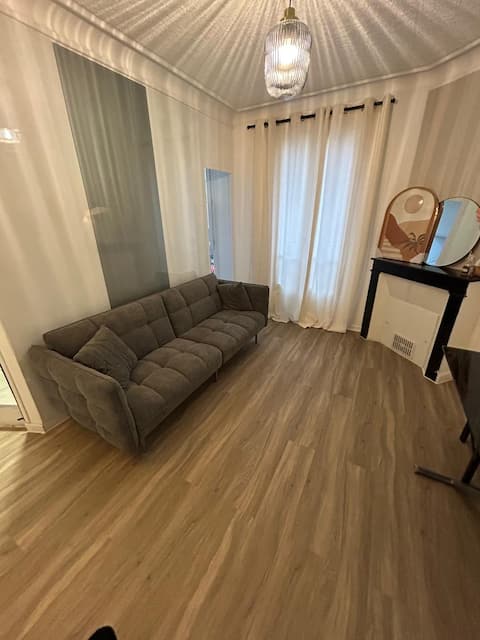 Airbnb performant: Apartment in front of the train station à Ivry Sur Seine