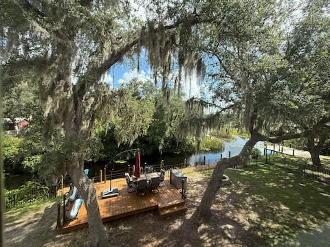 Work & pet friendly Ocala Forest lakefront retreat