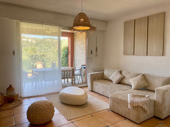 Nouvelle Villa Nichée Sur Golf & Piscine. 5 Pers. - Sainte-Maxime