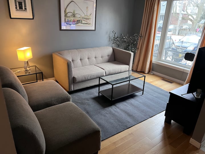 Uber Upper Beach 3 Bedroom Suite - Toronto