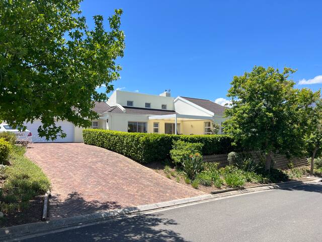 Haven on the golf course gallery image 2