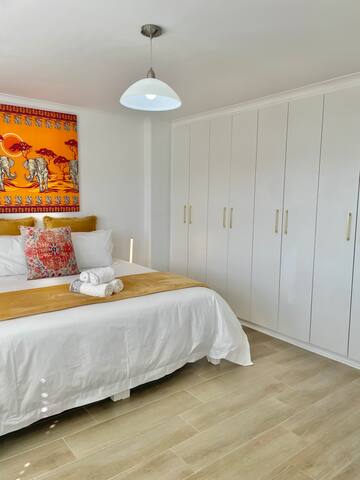 Azure Cottage Simonstown gallery image 5