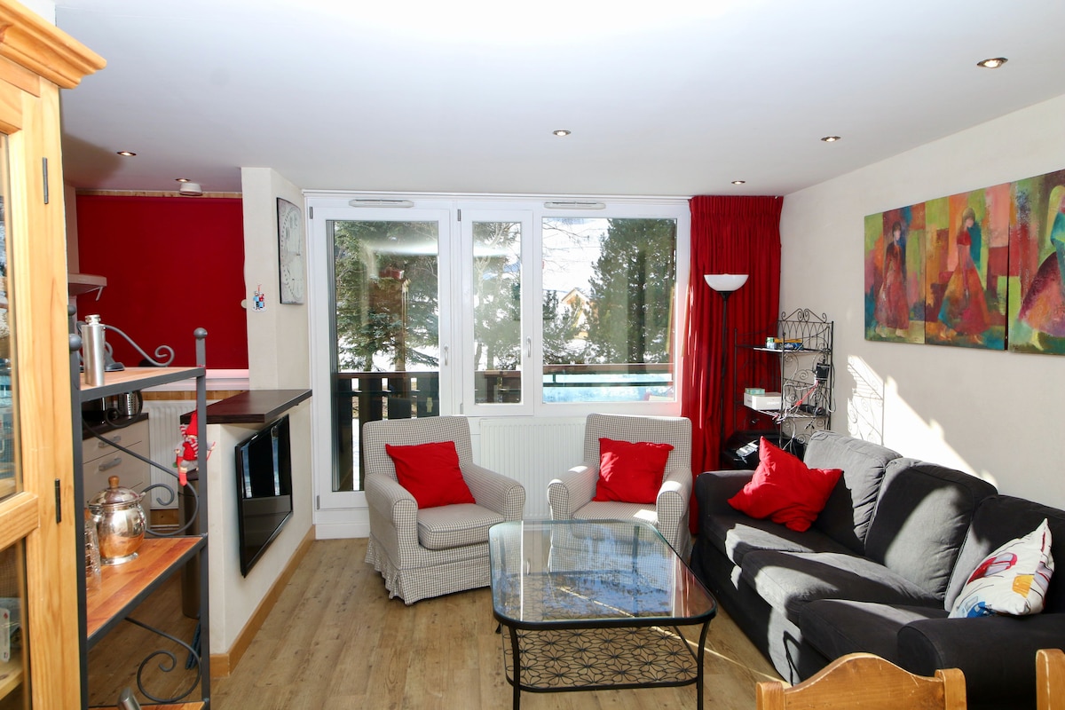 Successful Airbnb property: Val d'Isère – Cozy ski-in/out apartment in Val D'isère