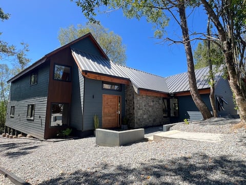 House among myrtle trees