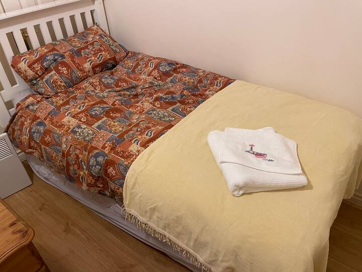 Schlafzimmer 2