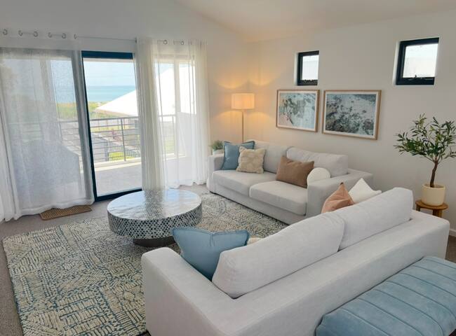 Beach House Escape gallery image 3