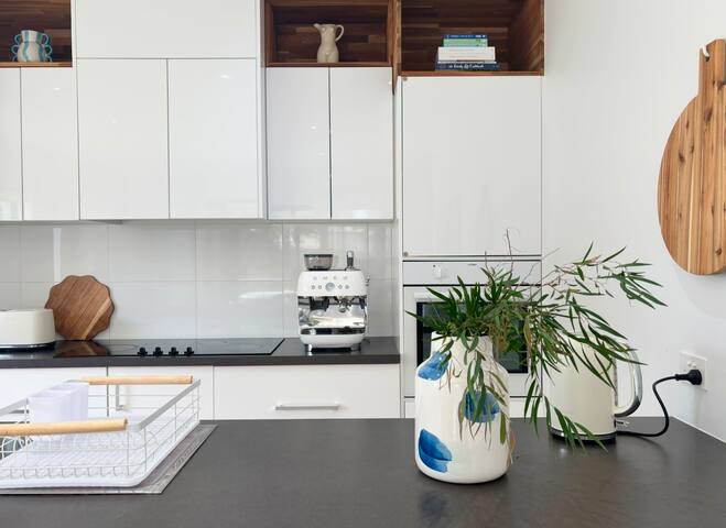 Beach House Escape gallery image 5