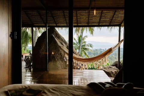 Unique Nature Retreat with Panoramic Seaviews & AC