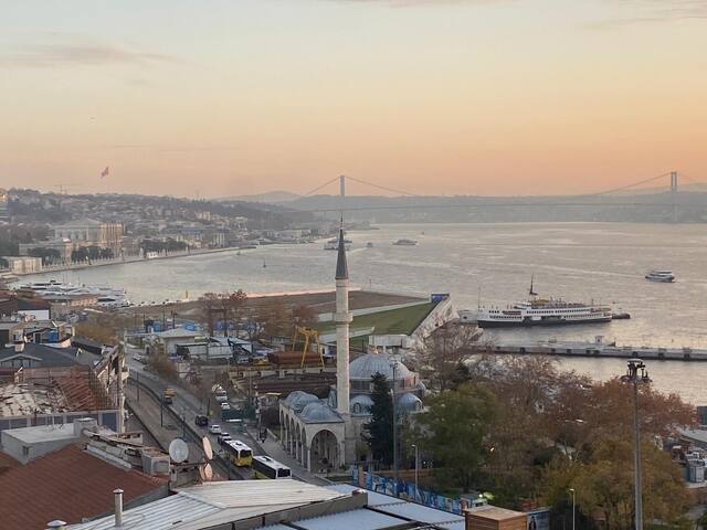 Wide Angle Bosphorus View/Balcony/Central Location gallery image 3