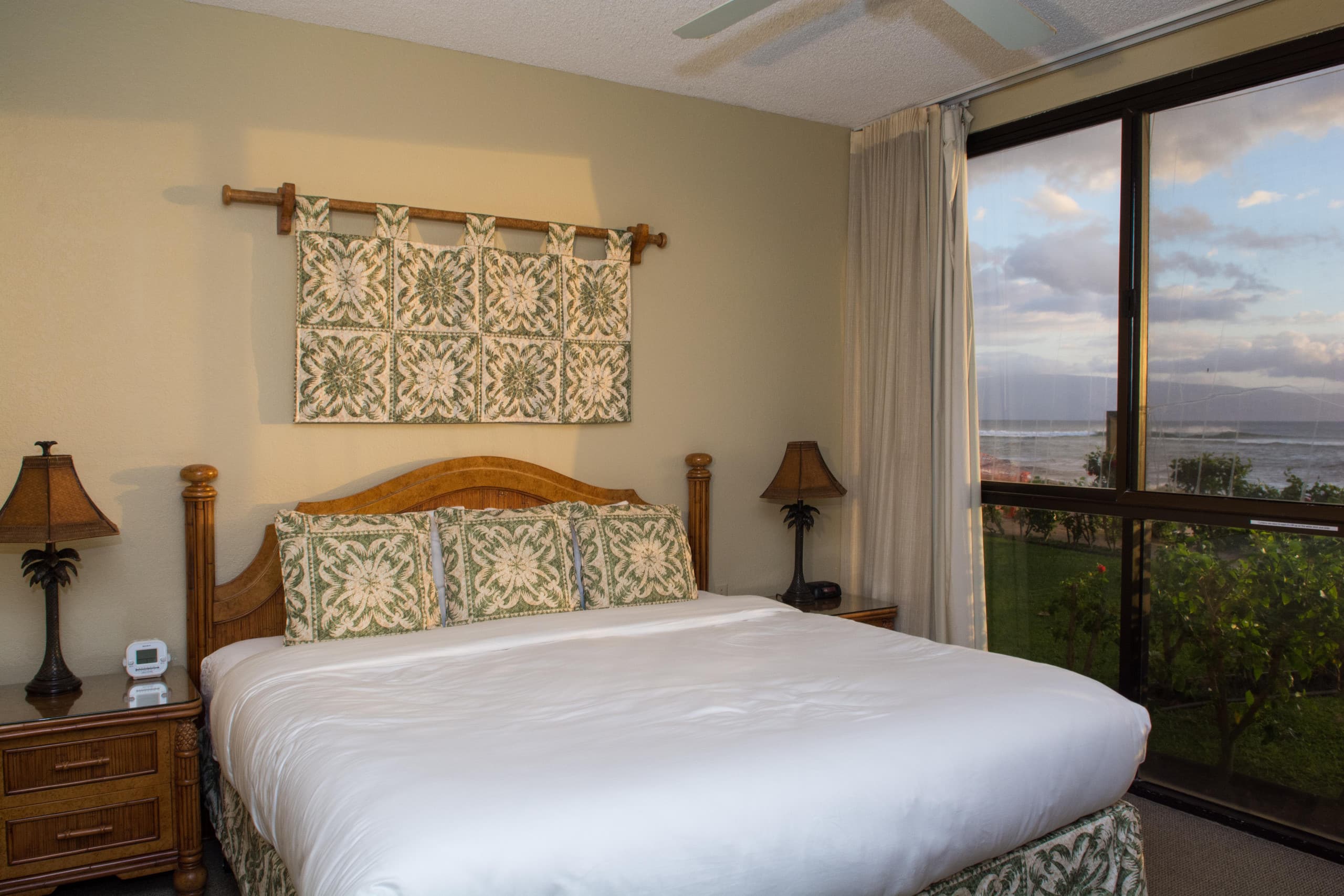 Condo in Lahaina · ★4.71 · 2 bedrooms · 3 beds · 2 baths - Image 17