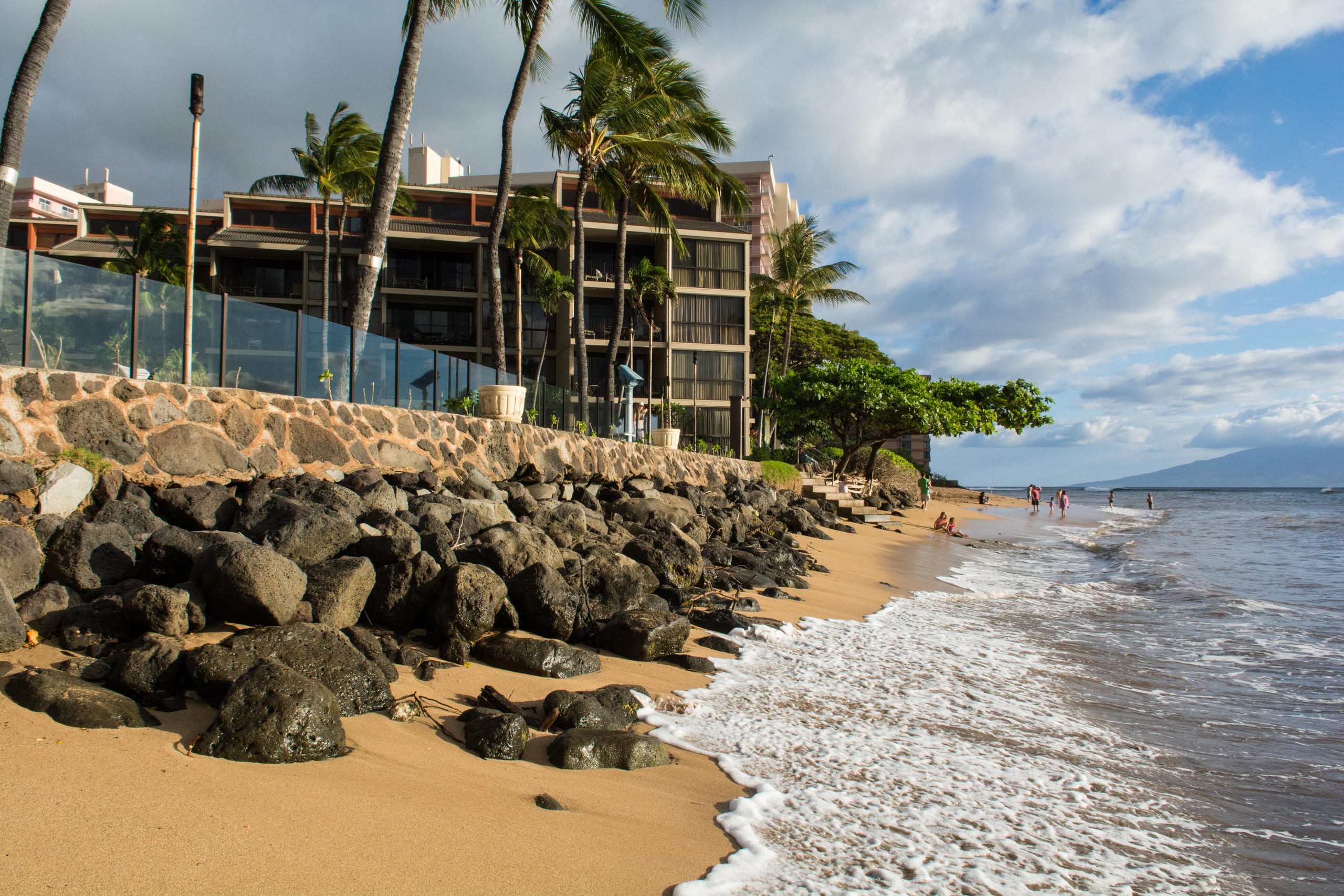 Condo in Lahaina · ★4.71 · 2 bedrooms · 3 beds · 2 baths - Image 2