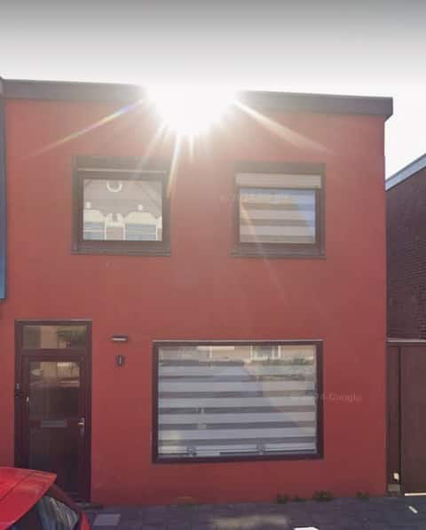 Large luxury house (100m2) in the city center and on the beach