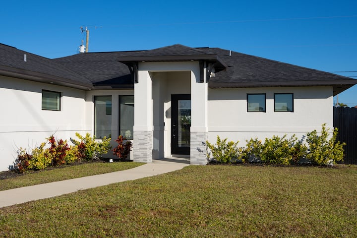 Cape Coral Dream Home - Cape Coral, FL