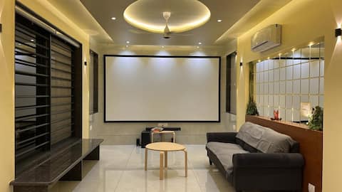 Lux 2bhk Alkapuri