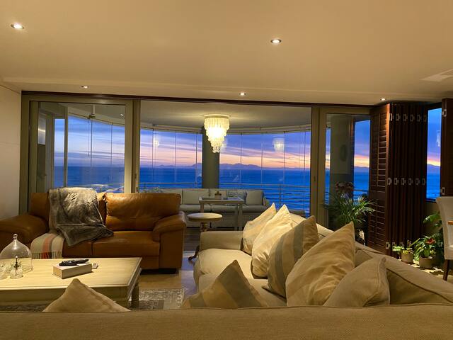 Luxurious apartment at the beach & winelands