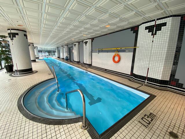 Fabulous DT 2 BR 2 BA POOL+Parking Great Location gallery image 3
