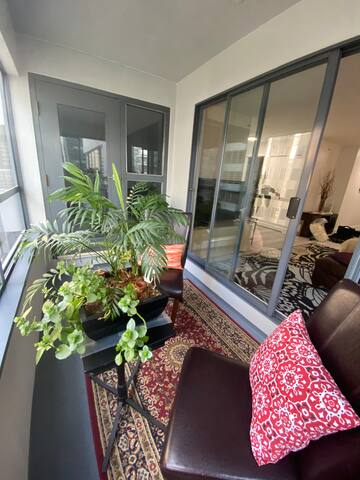 Fabulous DT 2 BR 2 BA POOL+Parking Great Location gallery image 5