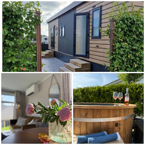 Chalet with wellness garden near the city center and beach