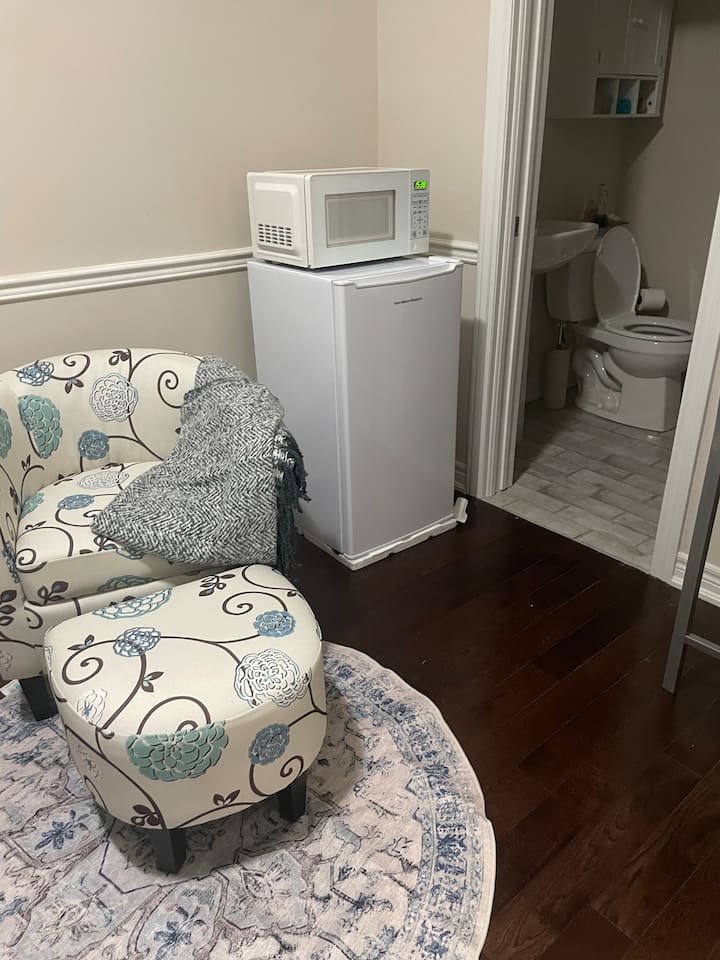 Bed And Bath - Private Flr 1 Front Unit - Grimsby