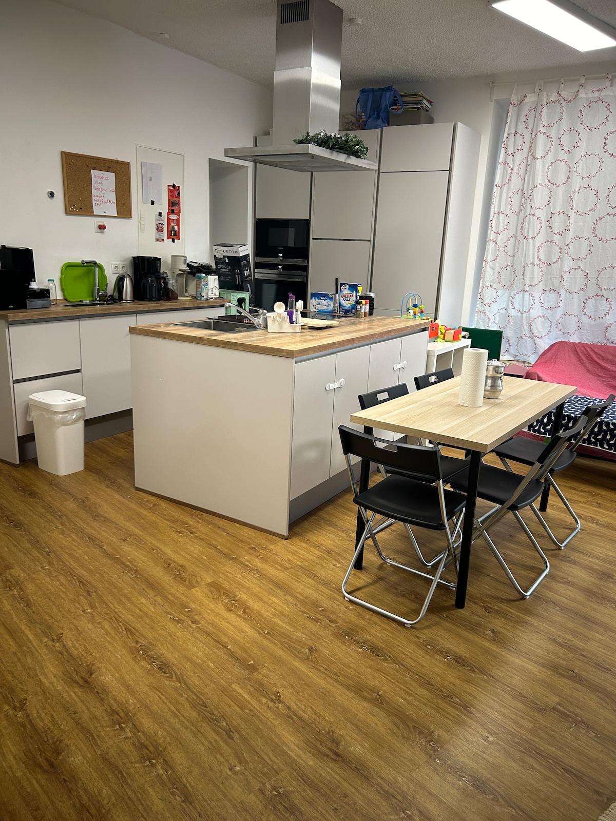 Top performing Airbnb: Villa Kunterbunt House for young and old in Altstadt Süd