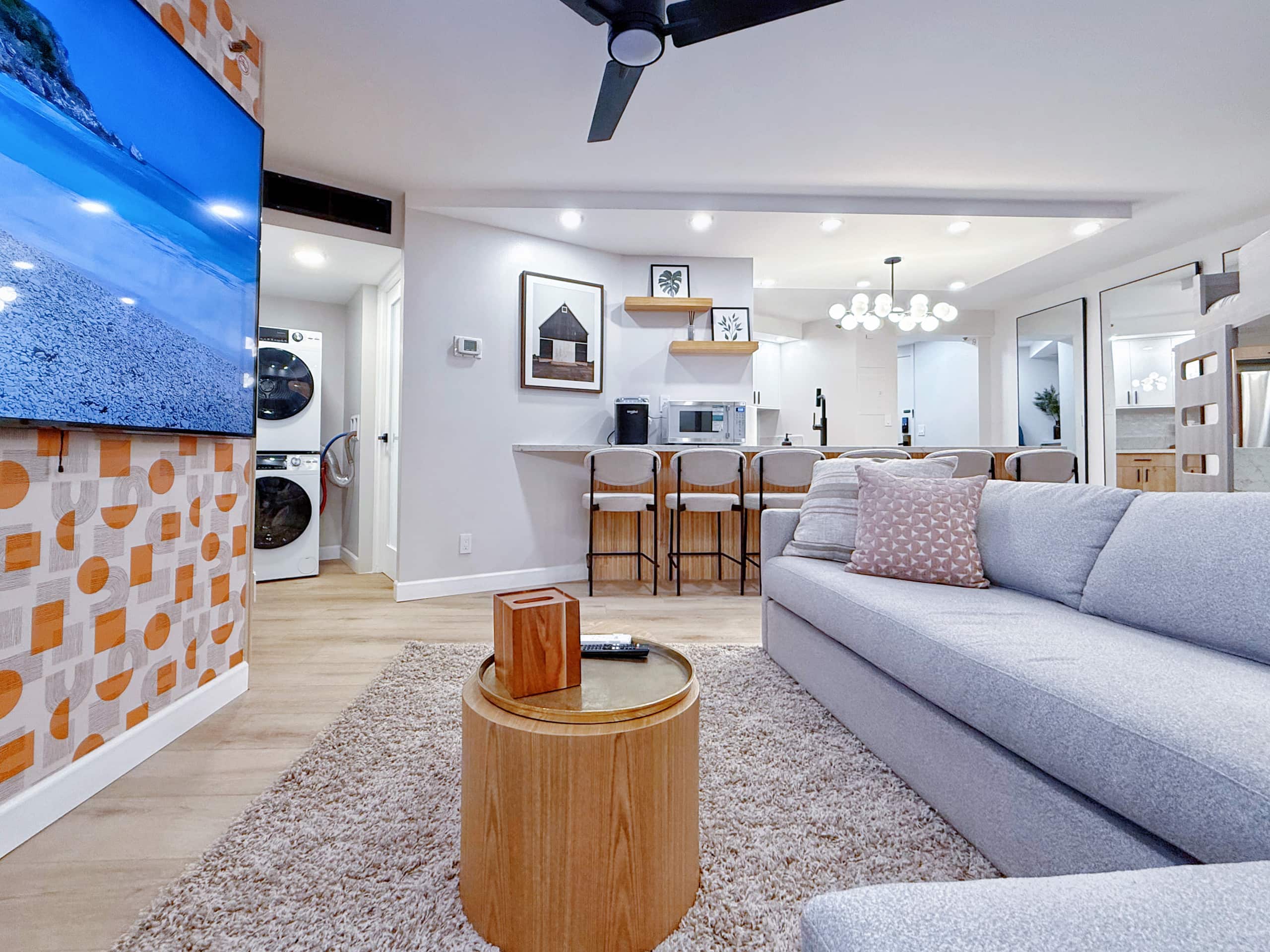 Financial District 1BR-Fully Renovated w/Parking - Image 4