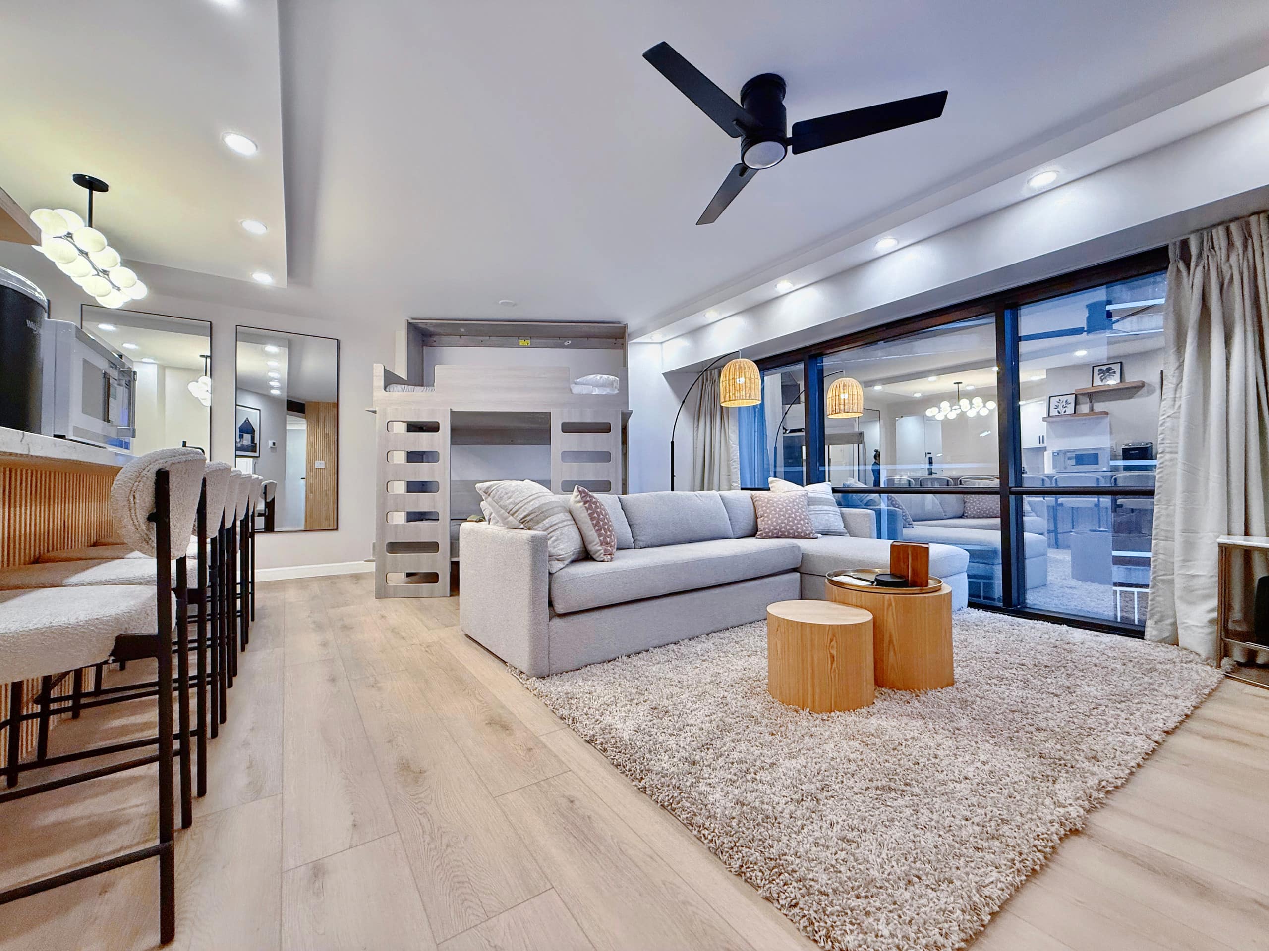 Financial District 1BR-Fully Renovated w/Parking - Image 3